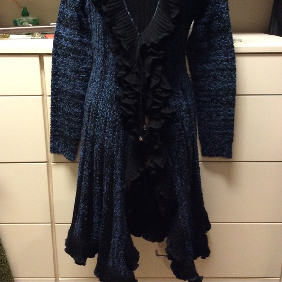 Sweater - Picture 2 of 5